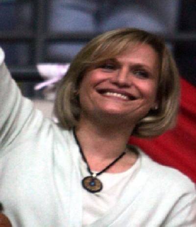 الأميرة عائشة بنت الحسين تنقذ مسافرة على متن الملكية