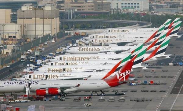 إغلاق مطار دبي لأكثر من ساعة بسبب طائرة بدون طيار