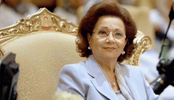 ما حقيقة خطوبة سوزان مبارك من فنان مصري؟!