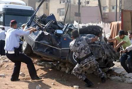 اصابة 7 أشخاص اثر حادث سير على طريق الأوتوستراد