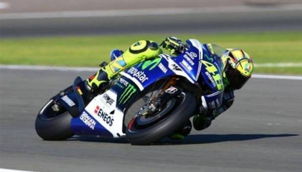 فوز كبير لأسطورة السباقات فالنتينو روسي