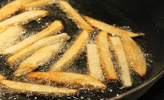 كم مرة يمكن استخدام زيت القلي؟