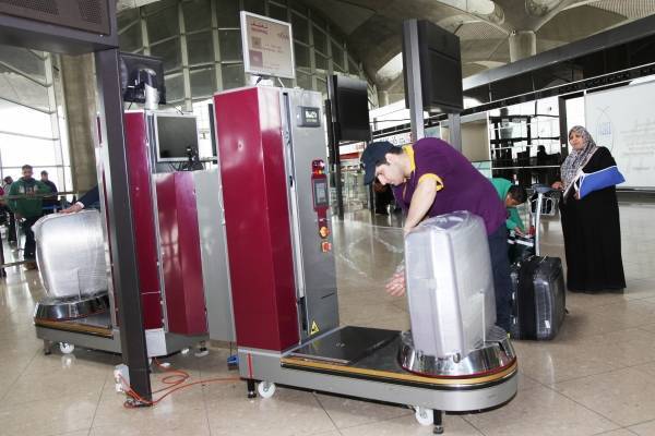 شركة تِكرَم التابعة للملكية الأردنية تقدم خدمات الإستقبال والمساعدة للمسافرين في مطار الملكة علياء الدولي