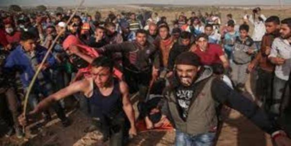 استشهاد طفل وإصابة 220 جراء اعتداء الاحتلال على مسيرة العودة