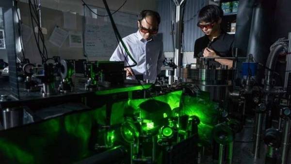 إنشاء أسرع جسم من صنع الإنسان في العالم فيديو