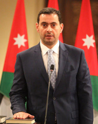الحموري يجري اتصالاً مع وزير الاقتصاد والتجارة السوري