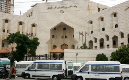 بعد سائق الخناصري..استدعاء (3) أشخاص خالفوا الحجر ونقلوا كورونا لآخرين