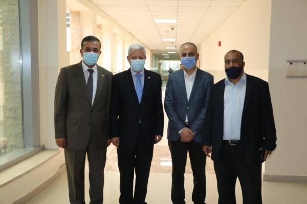 عقب احتضانه في حرمها.. نقيب المحامين يشيد بإجراءات جامعة الشرق الأوسط لإنجاح امتحان المحامين المتدربين