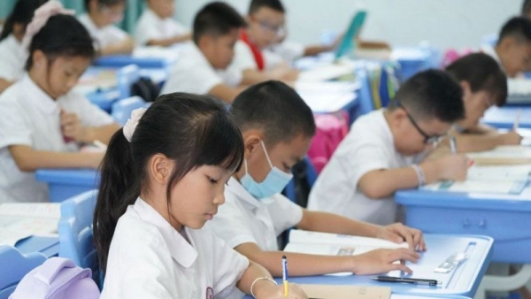 قانون جديد في الصين لتخفيف أعباء الواجبات المدرسية على الأطفال