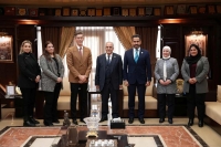 بحث التعاون بين جامعة عمان الأهلية وجامعةUCLAالأمريكية