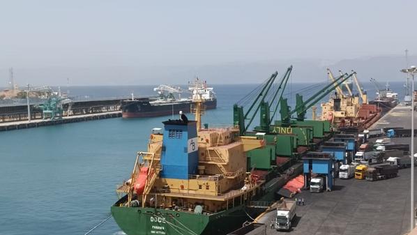 خليفات : 6 بواخر ترسو في ميناء العقبة ..وحزمة من الإجراءات والقرارات التي تتعلق بتطوير المنظومة الفنية والإدارية للميناء