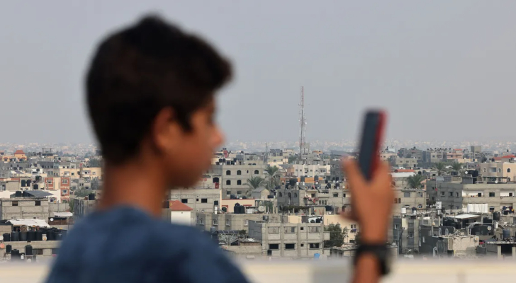 الاتصالات الفلسطينية: انقطاع الإنترنت الثابت في مناطق وسط وجنوب قطاع غزة