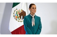 رجل يتحرش برئيسة المكسيك أمام عدسات الكاميرا (فيديو)