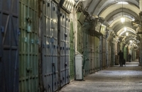 تحقيق لـالغارديان يكشف عن أهوال سجن إسرائيلي تحت الأرض للفلسطينيين