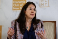 ما السر وراء استقالة أدريانا كوغلر المفاجئة من مجلس «الفيدرالي»؟