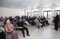 محاضرة علمية في كلية الأعمال بجامعة الزيتونة حول استخدامات الذكاء الاصطناعي في قطاع التأمين