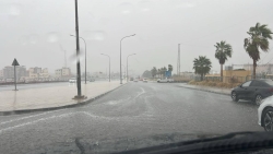 محافظ العقبة: إنقاذ 18 شخصا تقطعت بهم السبل في القويرة