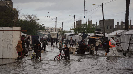 بايرون تضرب الشرق الأوسط خلال 24 ساعة وسط تحذيرات من أمطار غزيرة وفيضانات على نطاق واسع