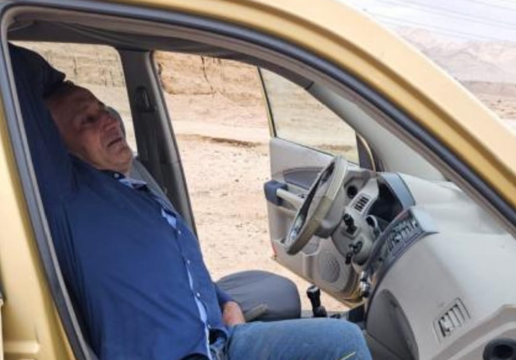 مصور في التلفزيون يتعرض لحادث انزلاق خلال تقرير عن السدود