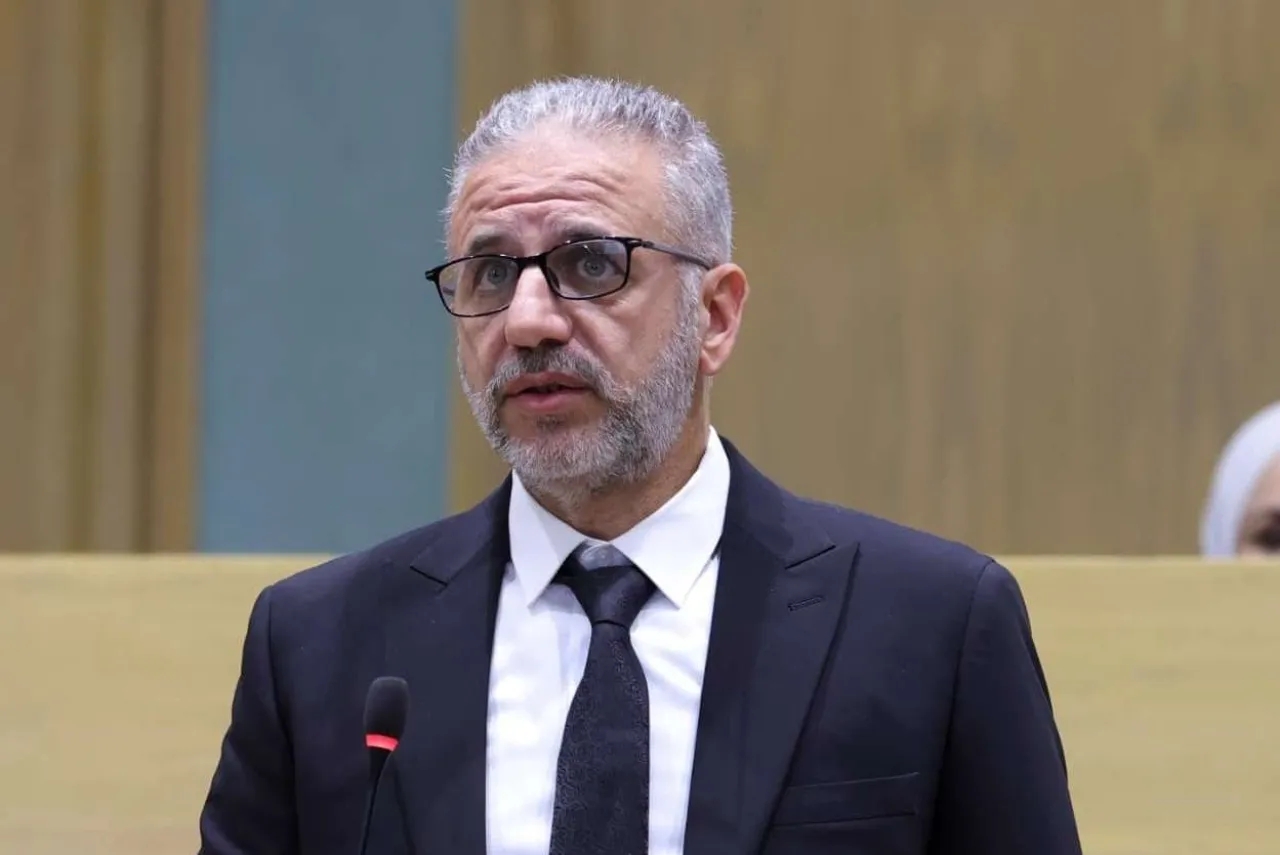 ربيحات: أقم الصلاة يا دولة الرئيس.. نريد الوظائف