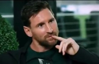 رد فعل ميسي على سؤال حول حياته الجنسية.. فيديو