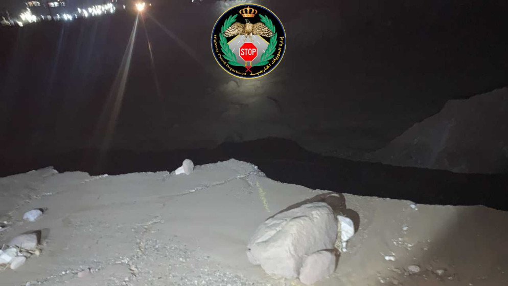 الدوريات الخارجية: إغلاق كامل لطريق وادي عربة بسبب انهيار وانجراف الطريق