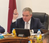 من وزارة لرئاسة مجلس مصانع.. من هو الوزير السابق التي تسلم الاسمنت الأردنية